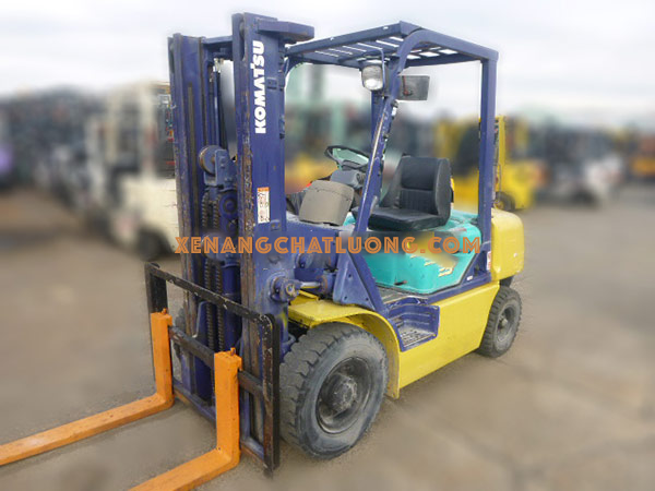 Xe Nâng Dầu KOMATSU FD25T-12