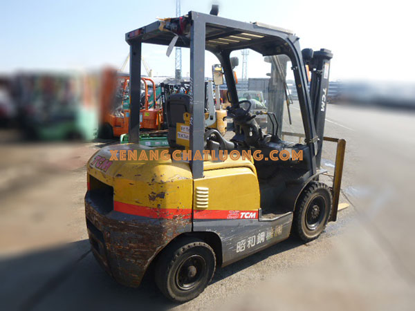 Xe nâng dầu TCM FD25T3